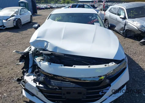 2021 Honda Accord Sport Special Edition z USA, uszkodzony, nr VIN 1HGCV1F46MA054239